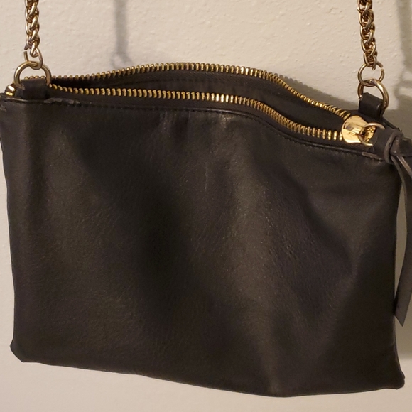 Classic Crossbody - Picture 2 of 7